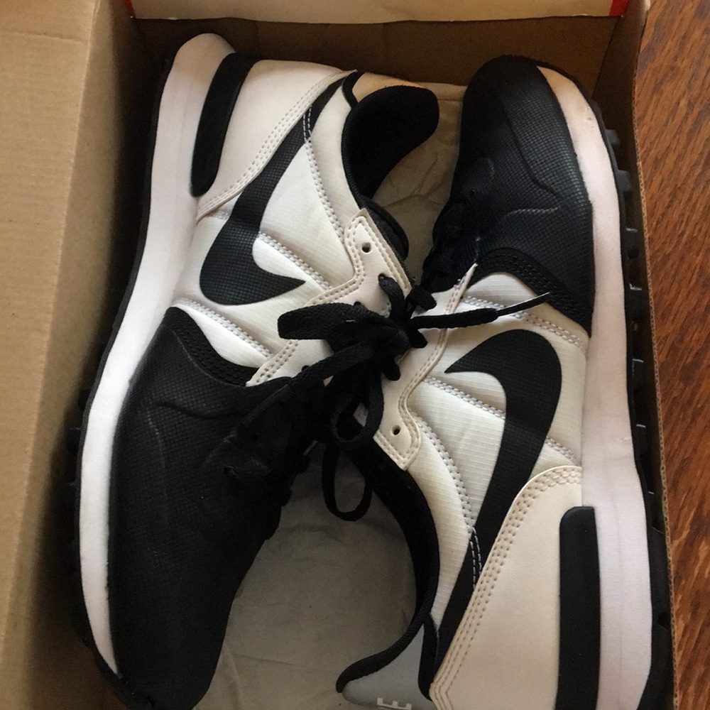 Nike Internationalist PRM SE